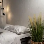 Air Apartment 114