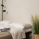 Air Apartment 114